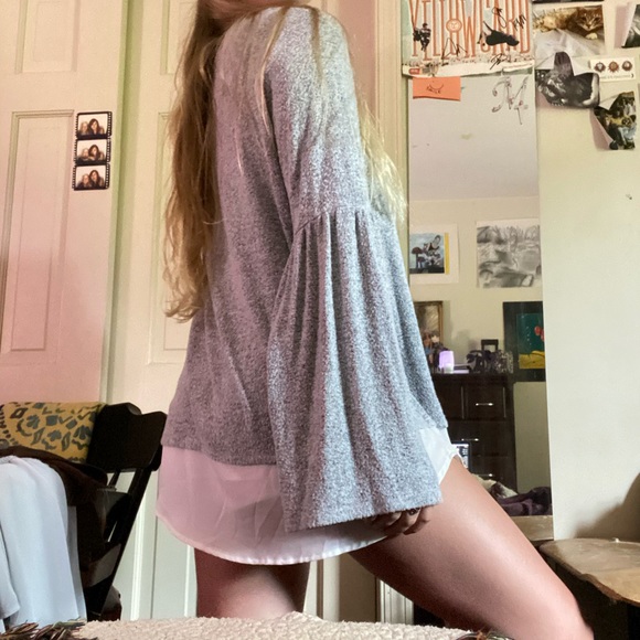 Vera Wang Bell Sleeve Sweater w/ Buttoned down - Picture 1 of 7